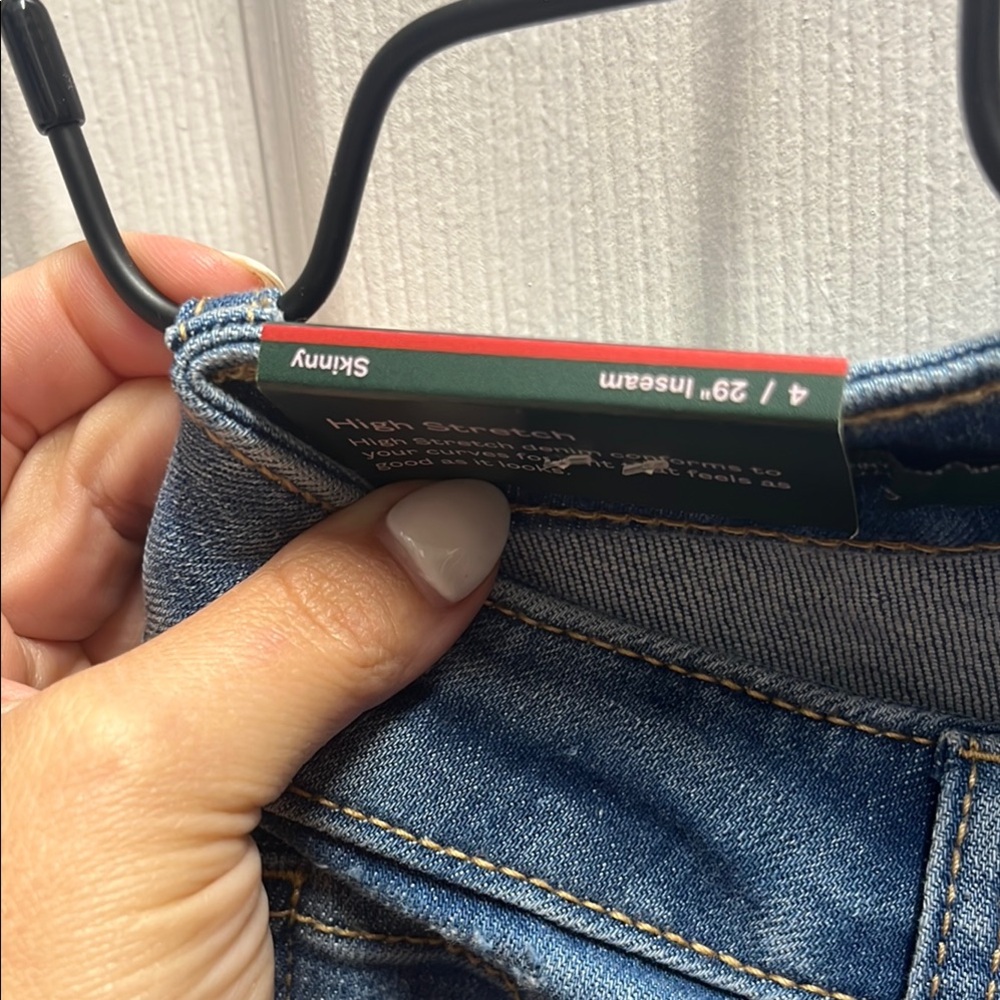 Universal Thread High Rise Blue Jeans - Picture 4 of 6
